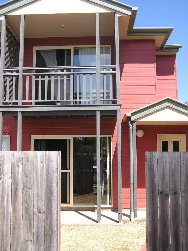 16 Swan Street, Beerwah QLD 4519