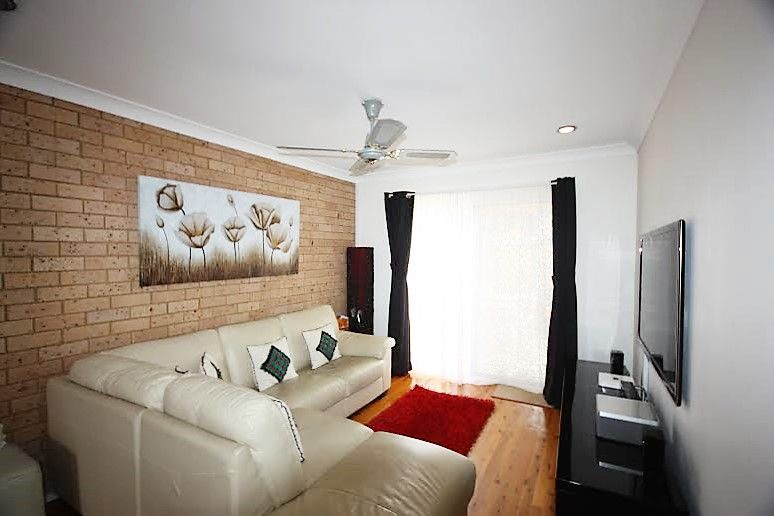 19 Campbell Close, Minto, NSW 2566