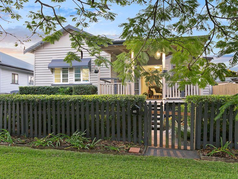 45 Lancelot Street, Tennyson, QLD 4105
