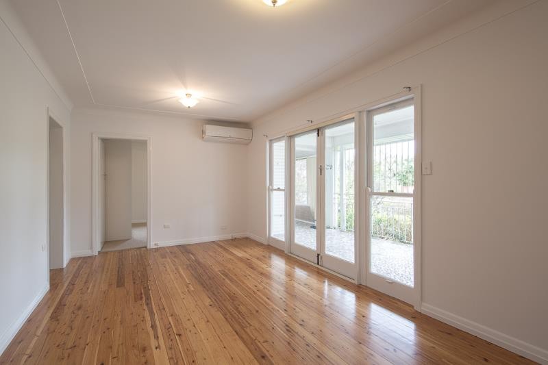11 Strathdale Street, ASPLEY, QLD 4034