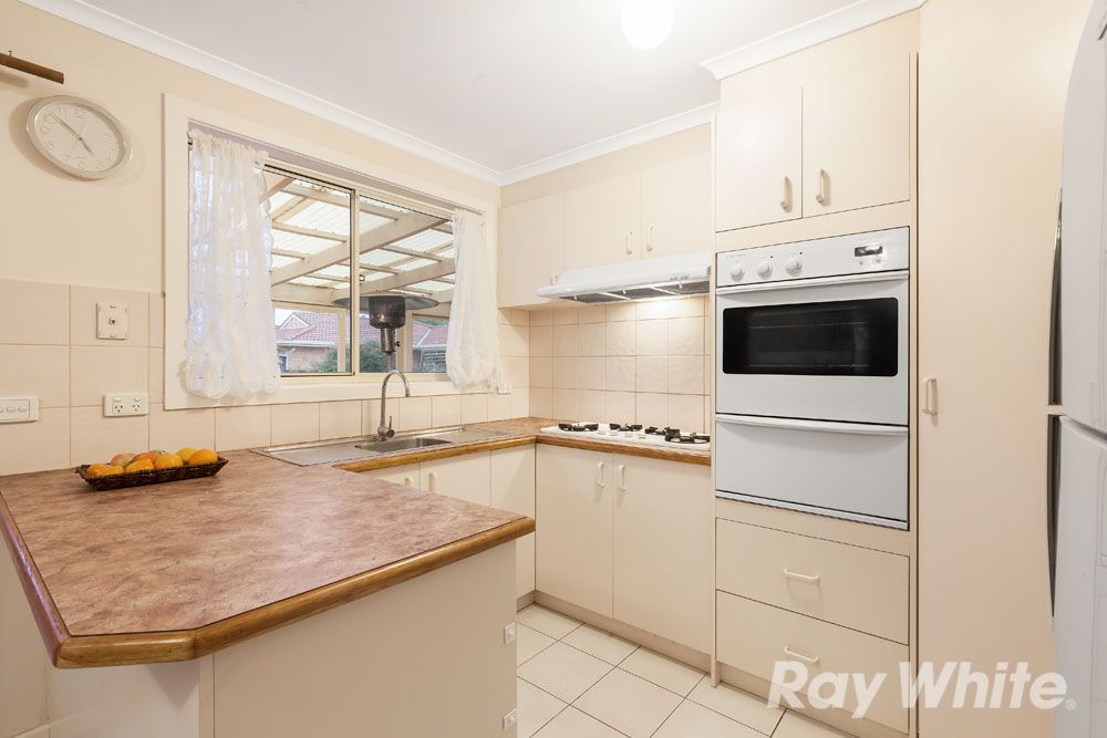 10 Yunupingu Court, Mill Park, VIC 3082