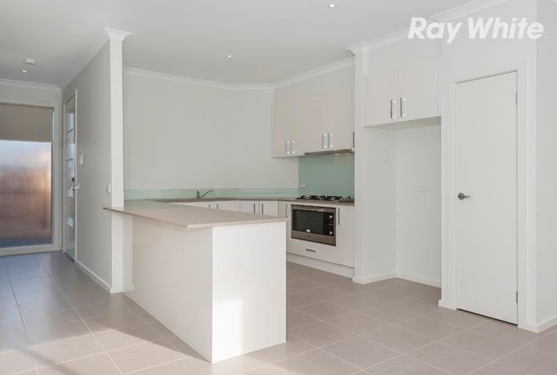 2/12 Manikato Court, Mill Park, VIC 3082