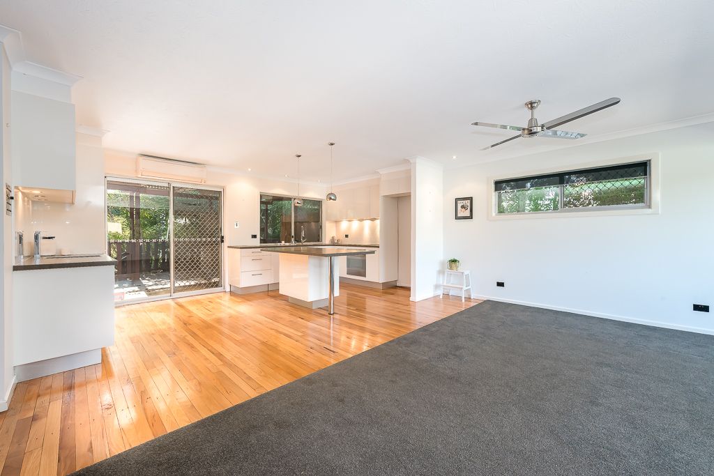 5 Broadwater Street, Runaway Bay, QLD 4216