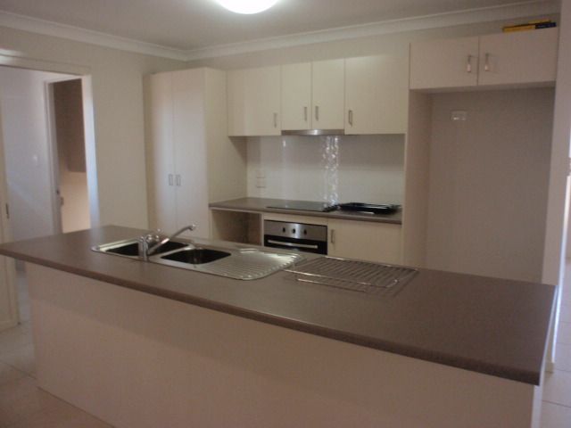 16 Ivers Place, Emerald, QLD 4720