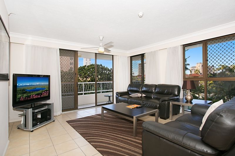 8 'Capricornia' 121 Surf Parade, Broadbeach QLD 4218