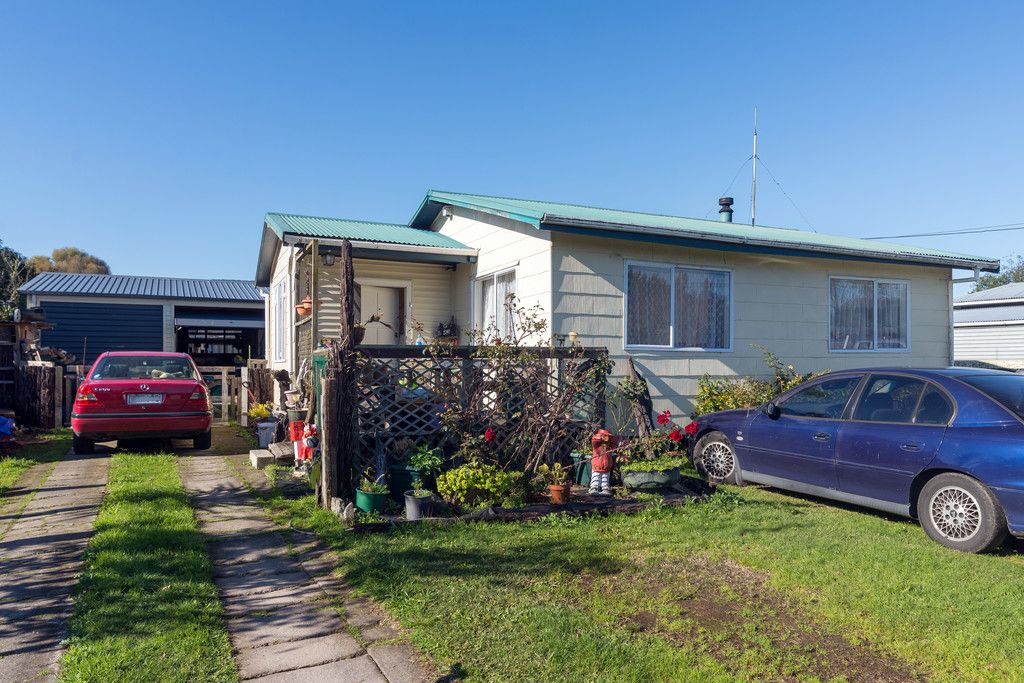 8 Charles Road, Hannahs Bay, Rotorua District