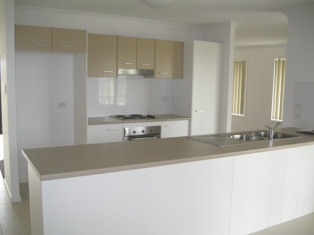 12 Rosella Gardens Drive, Meringandan West, QLD 4352