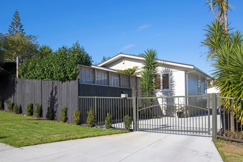 64 Patons Road, Howick, Manukau City
