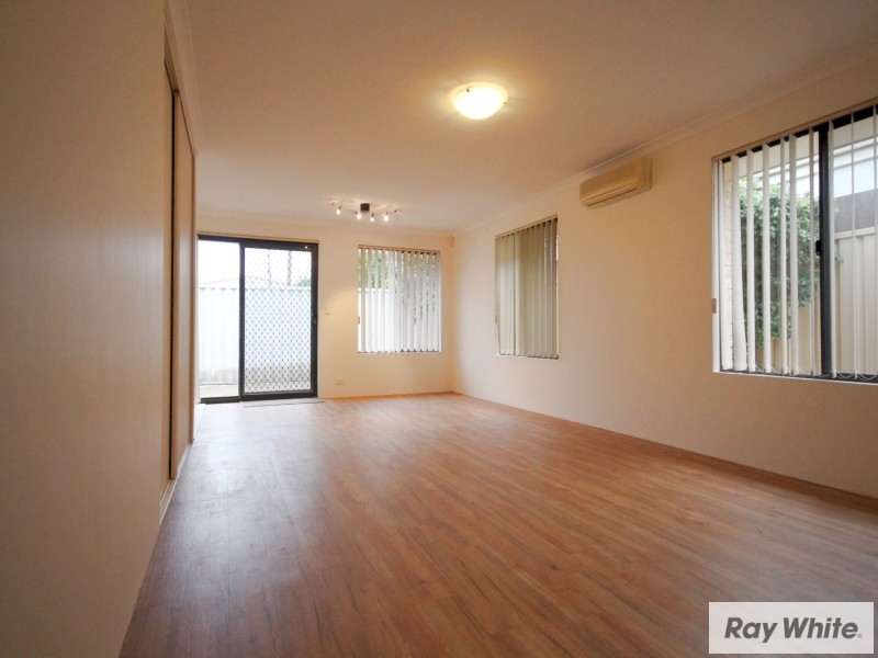 3/11 Norbertine Close, Queens Park, WA 6107