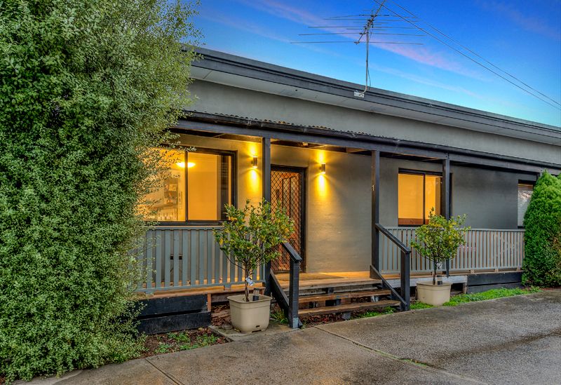 10 Hickford Street, Reservoir VIC 3073