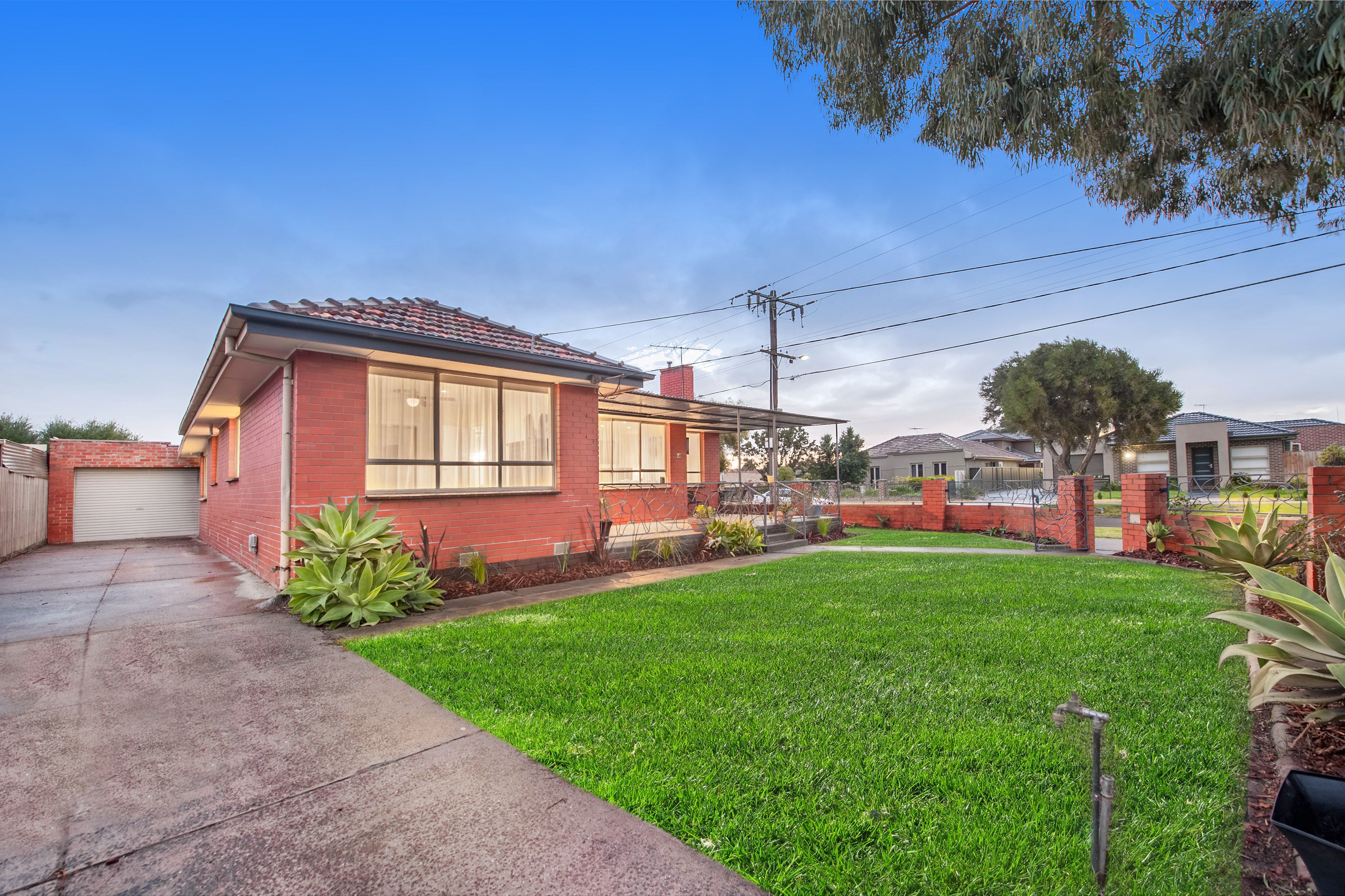 27 Inverness Street, Reservoir, VIC 3073