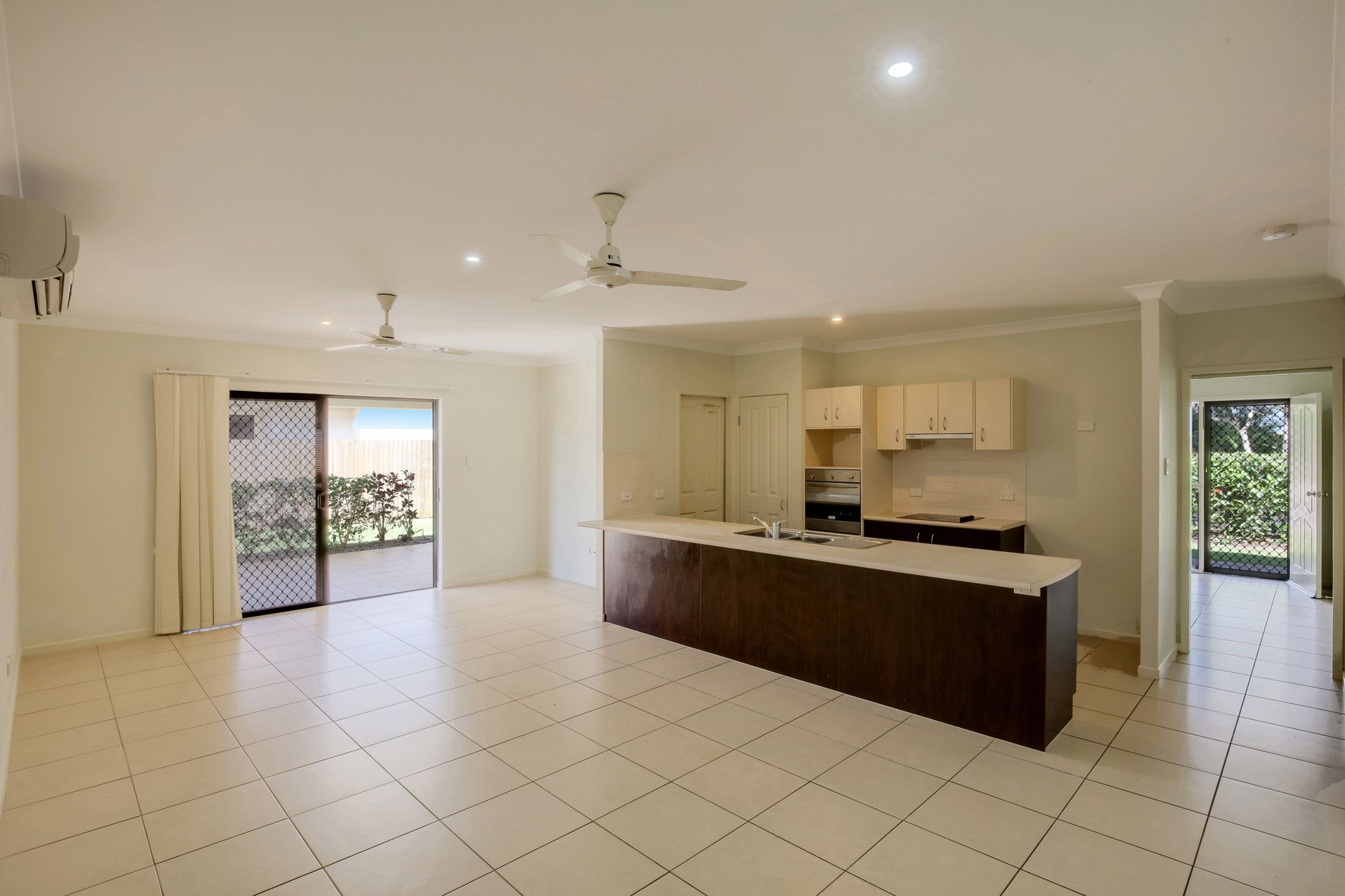 35 Huntley Crescent, Redlynch QLD 4870