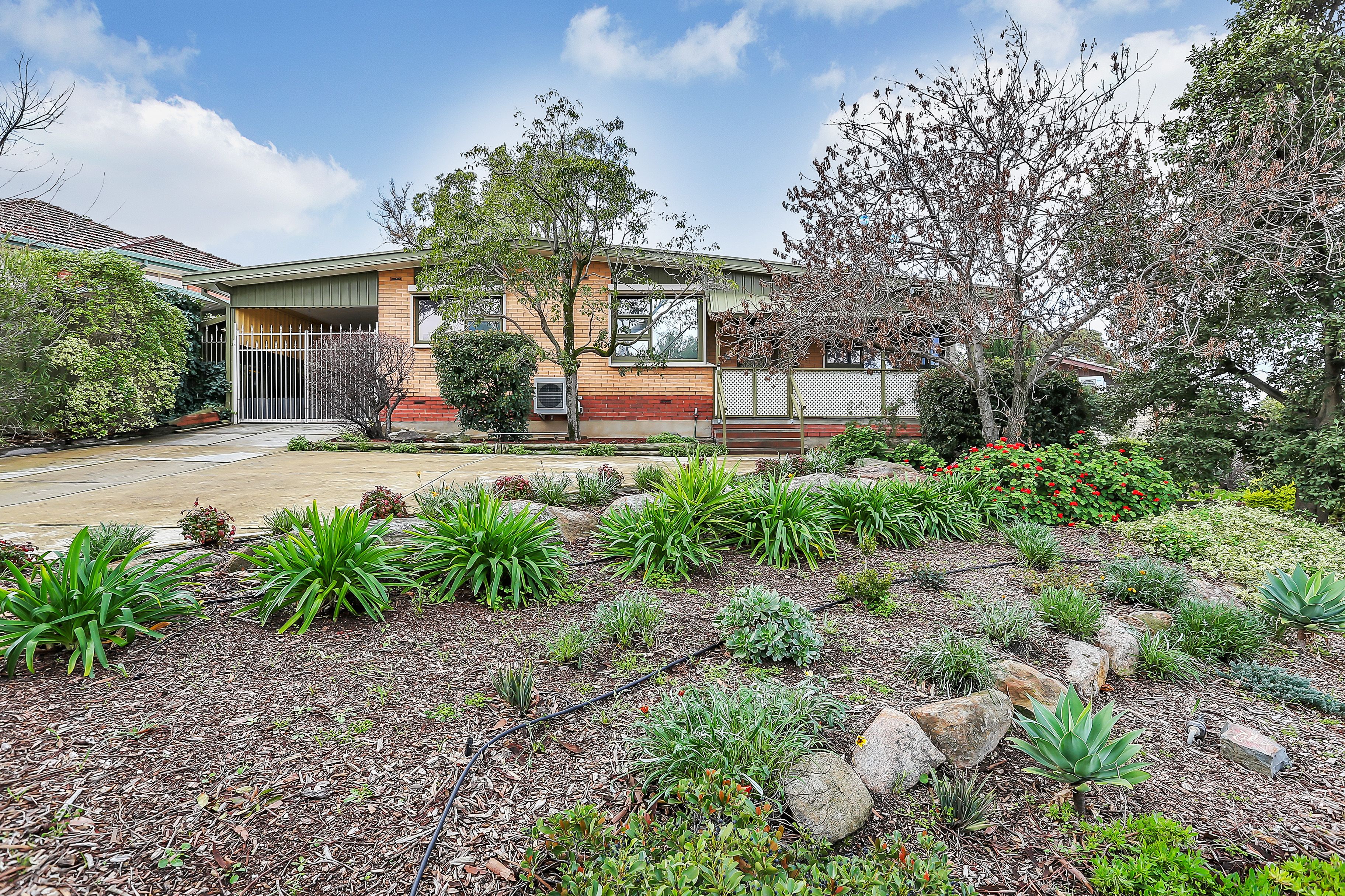 32 Flinders Drive, Valley View SA 5093