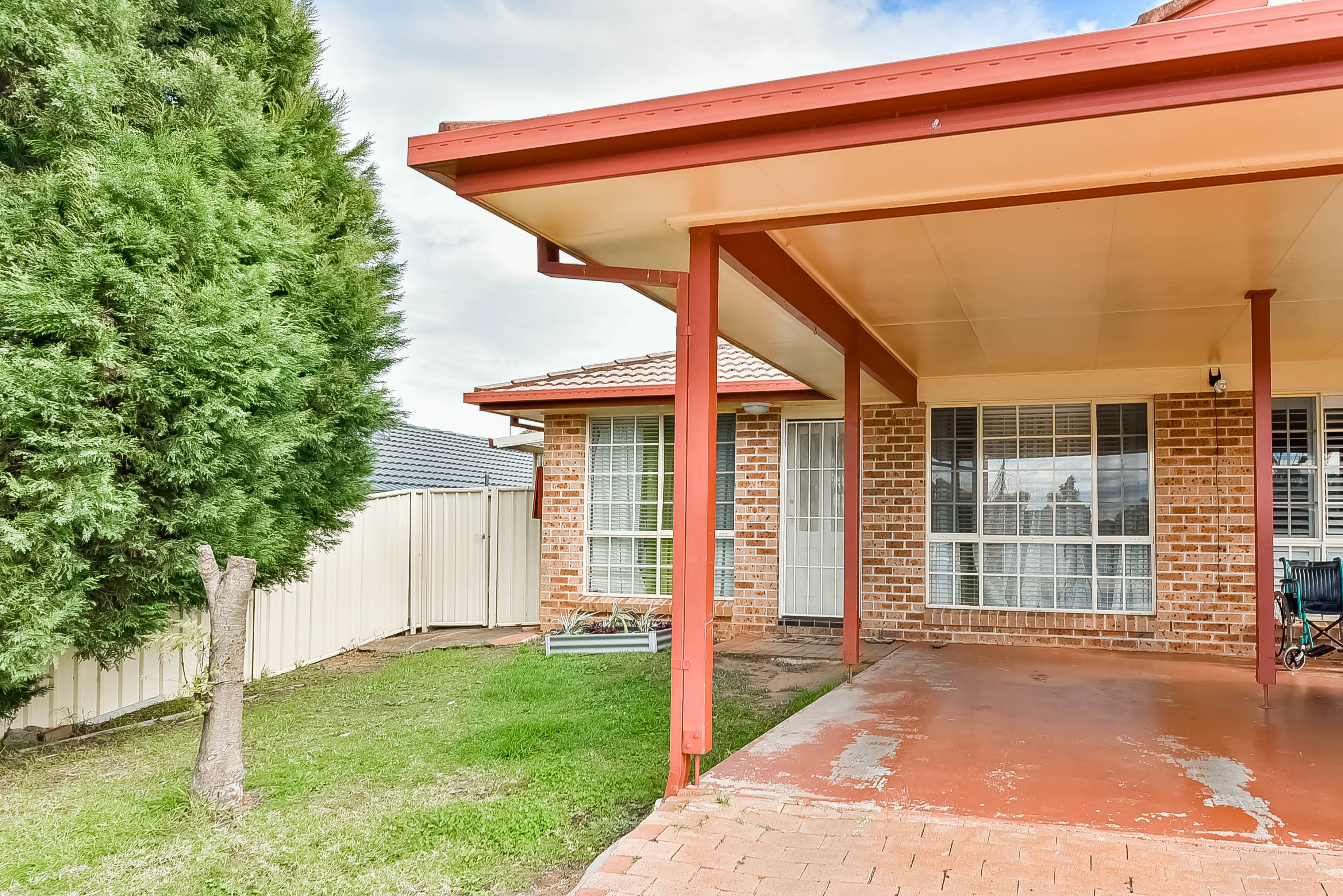 11 Pontiac Place, Ingleburn NSW 2565