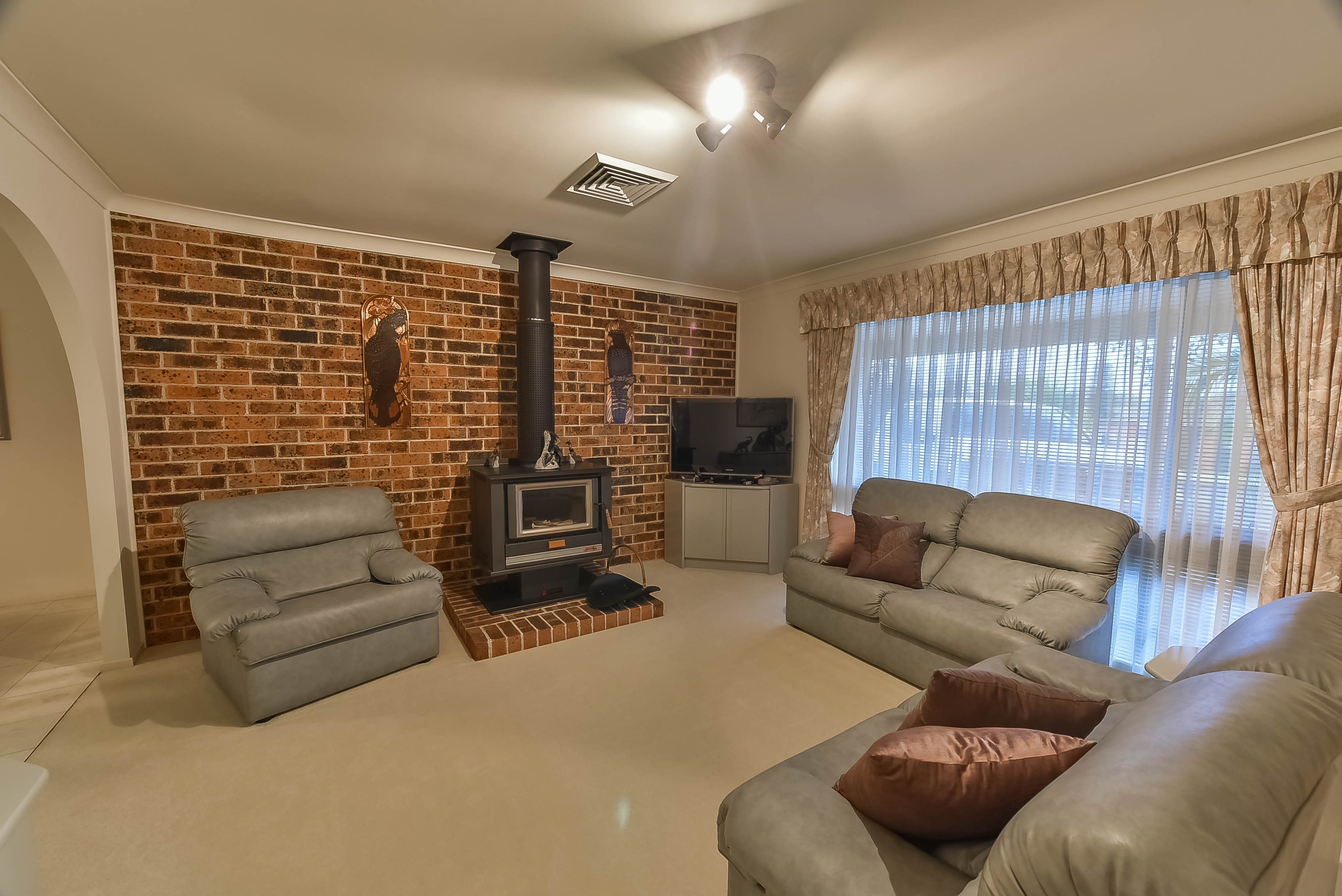 44 Longhurst Road, Minto, NSW 2566