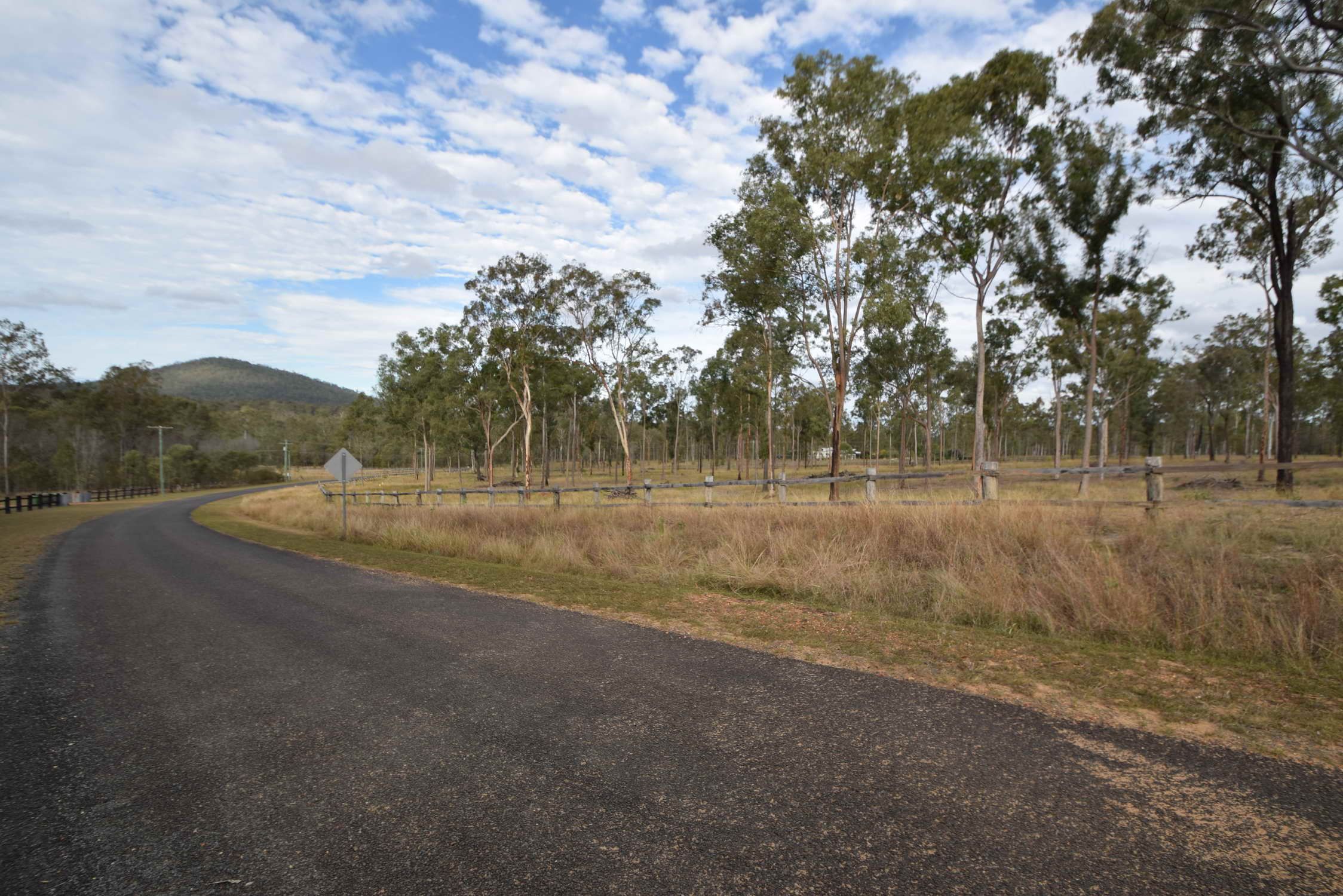 15 York Court, Mount Hallen QLD 4312