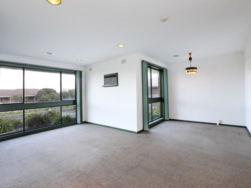 48 Wingarra Drive, Grovedale, VIC 3216