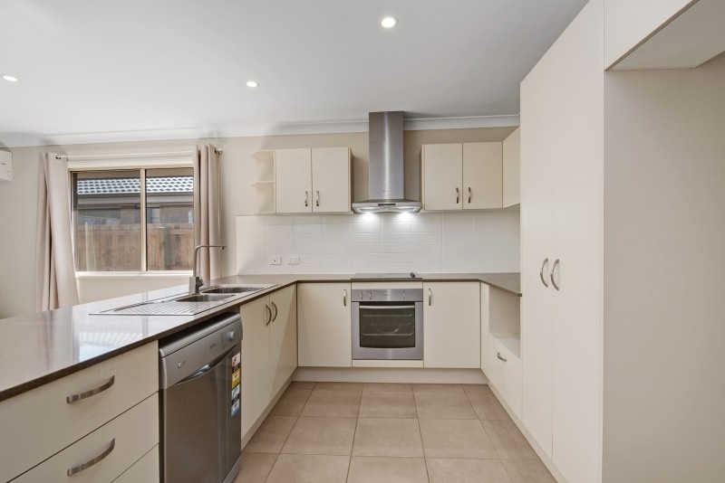 14 Mapleton Drive, North Lakes, QLD 4509