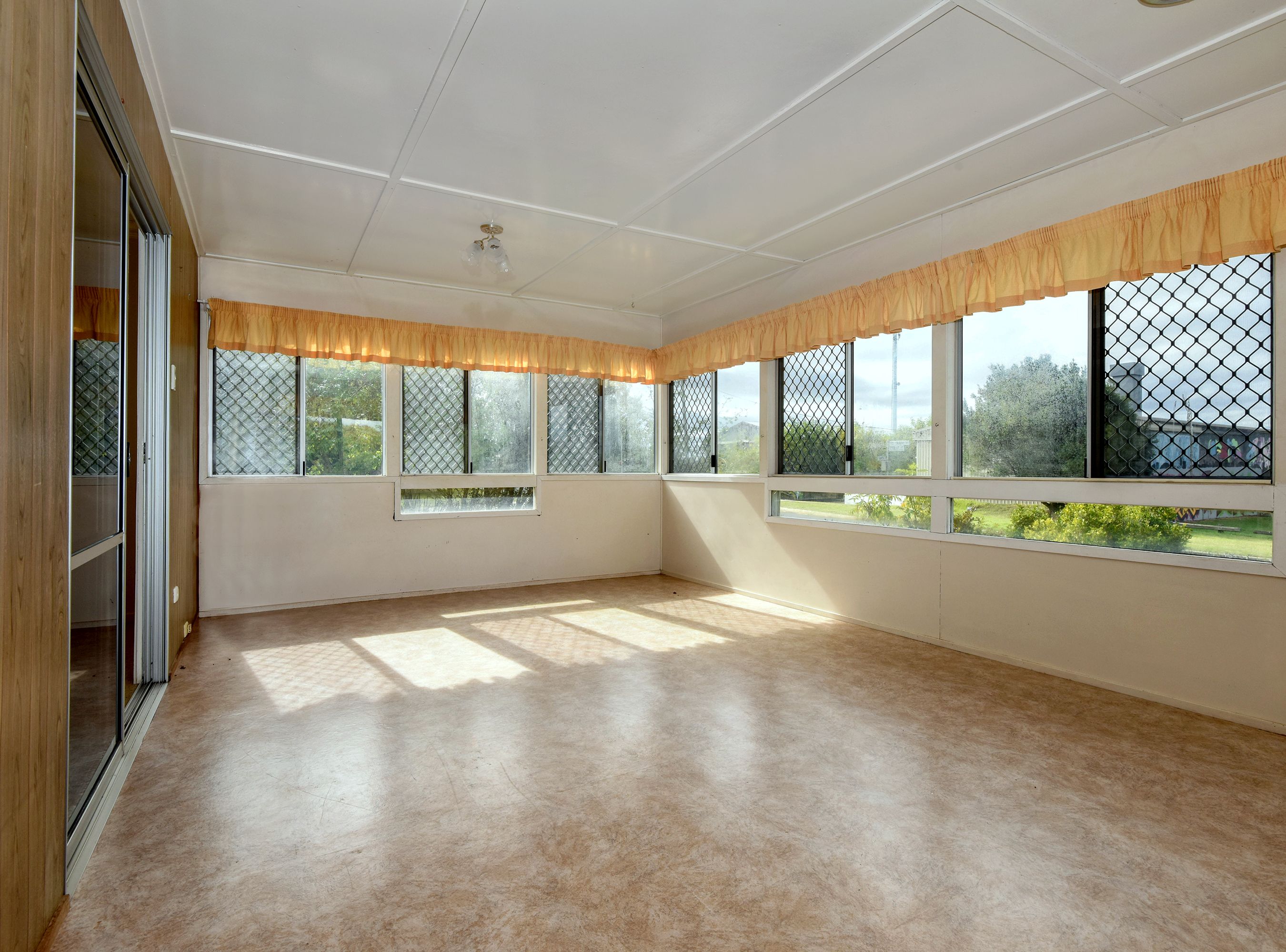 2 Harth Street, Rockville, QLD 4350