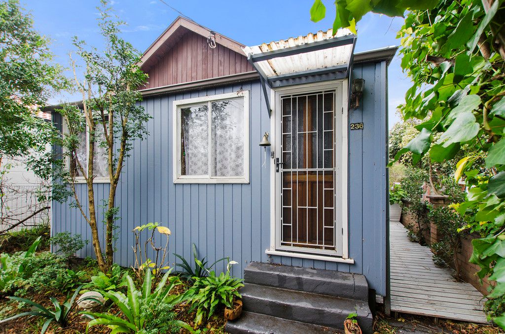 236 Lawrence Hargrave Drive