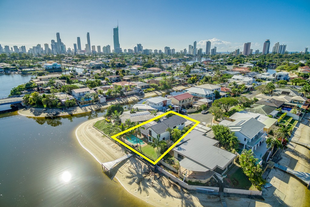 17 Bahia Court, Broadbeach Waters, QLD 4218