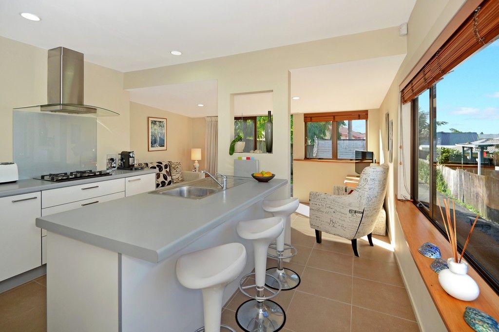 90 Target Road, Totara Vale, Auckland