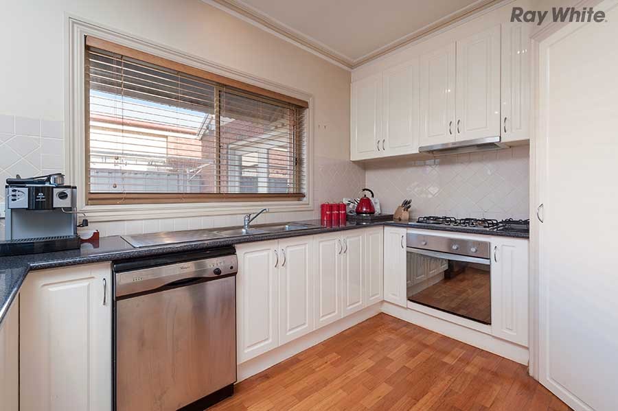 16 Daintree Retreat, Caroline Springs, VIC 3023