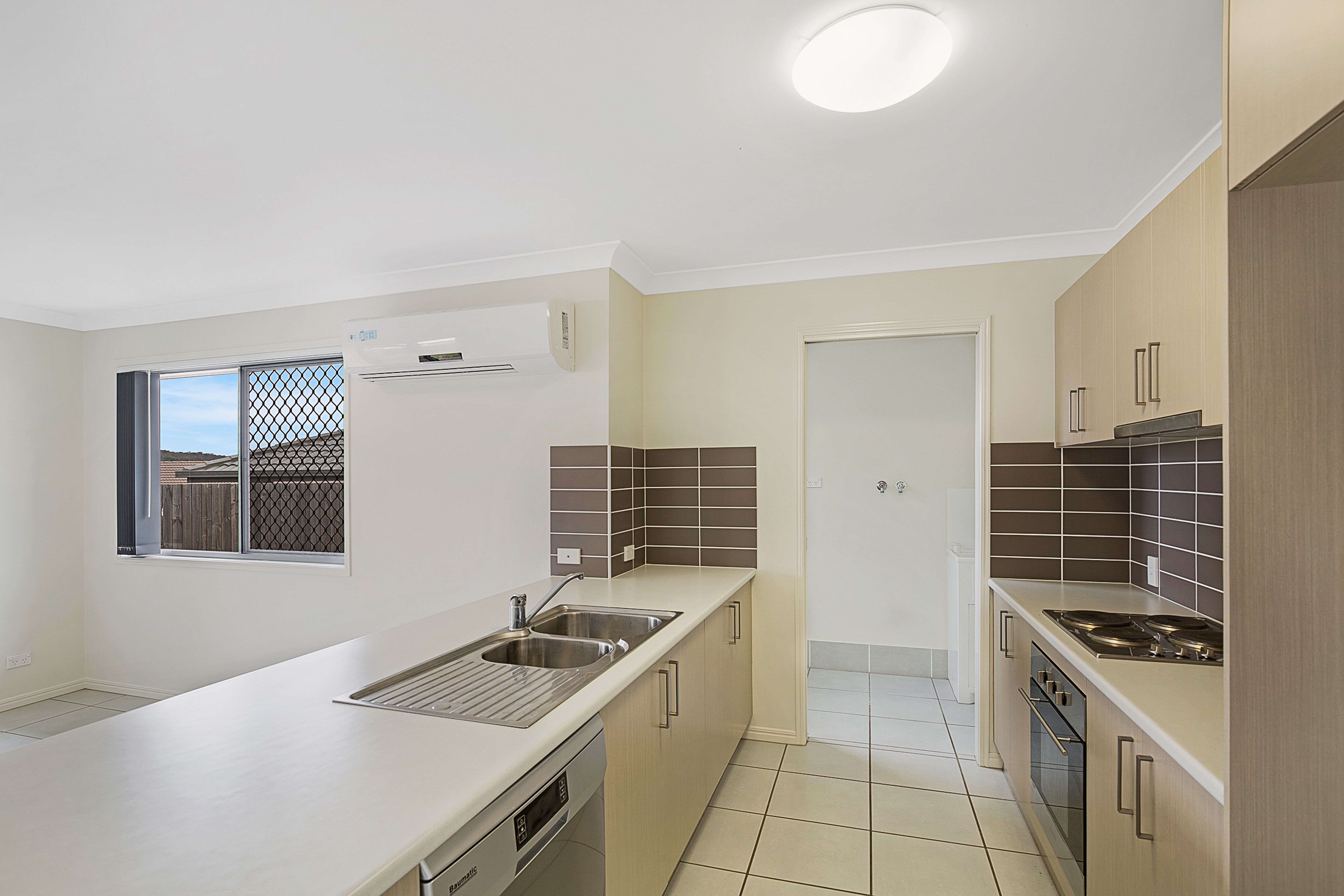 6 Cooranga Street, Glenvale, QLD 4350