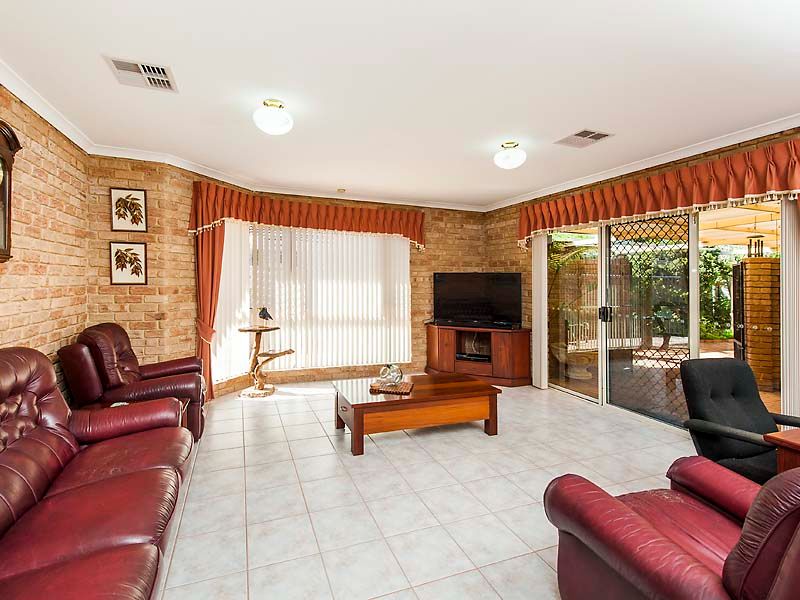 7 Adroit Court, Rockingham, WA 6168