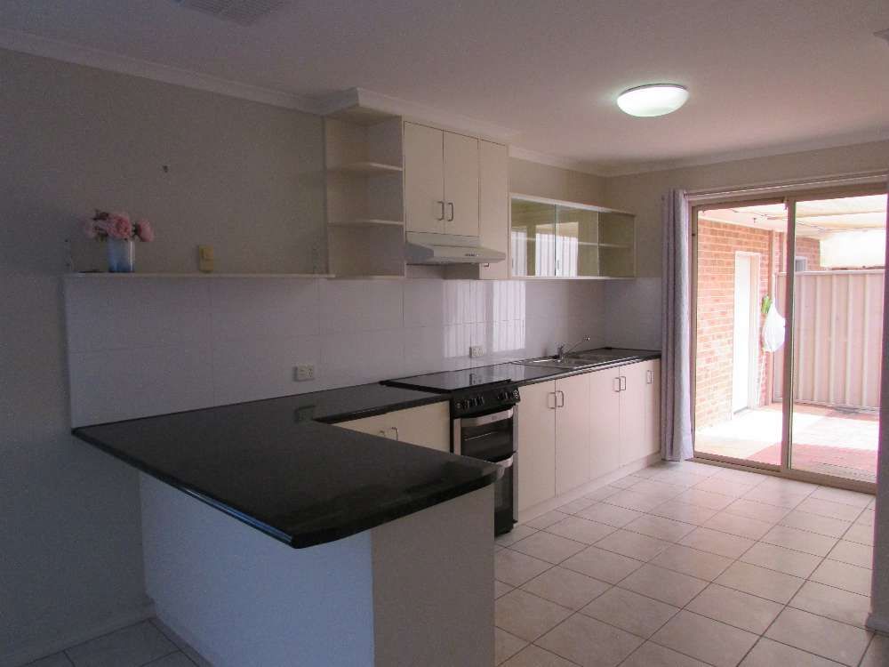 1/472 Breen Street, Lavington, NSW 2641