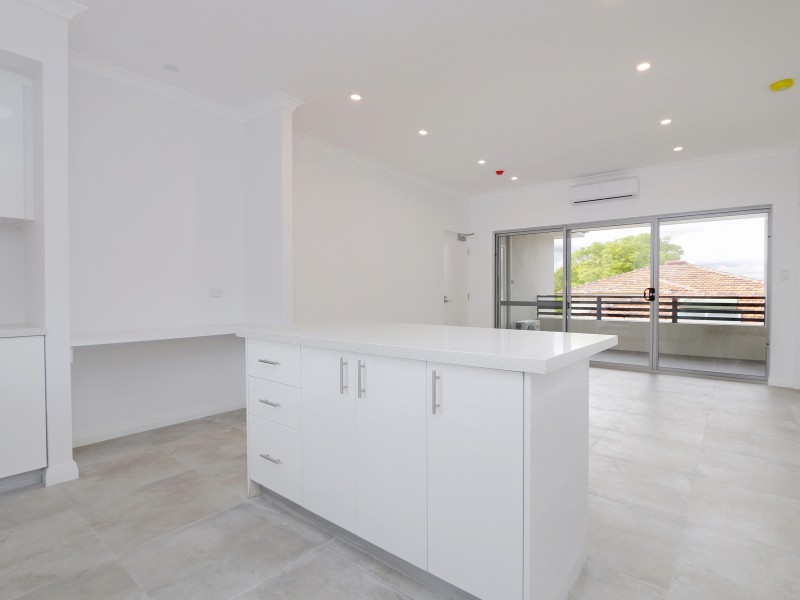 2/228 Surrey Road, Kewdale, WA 6105