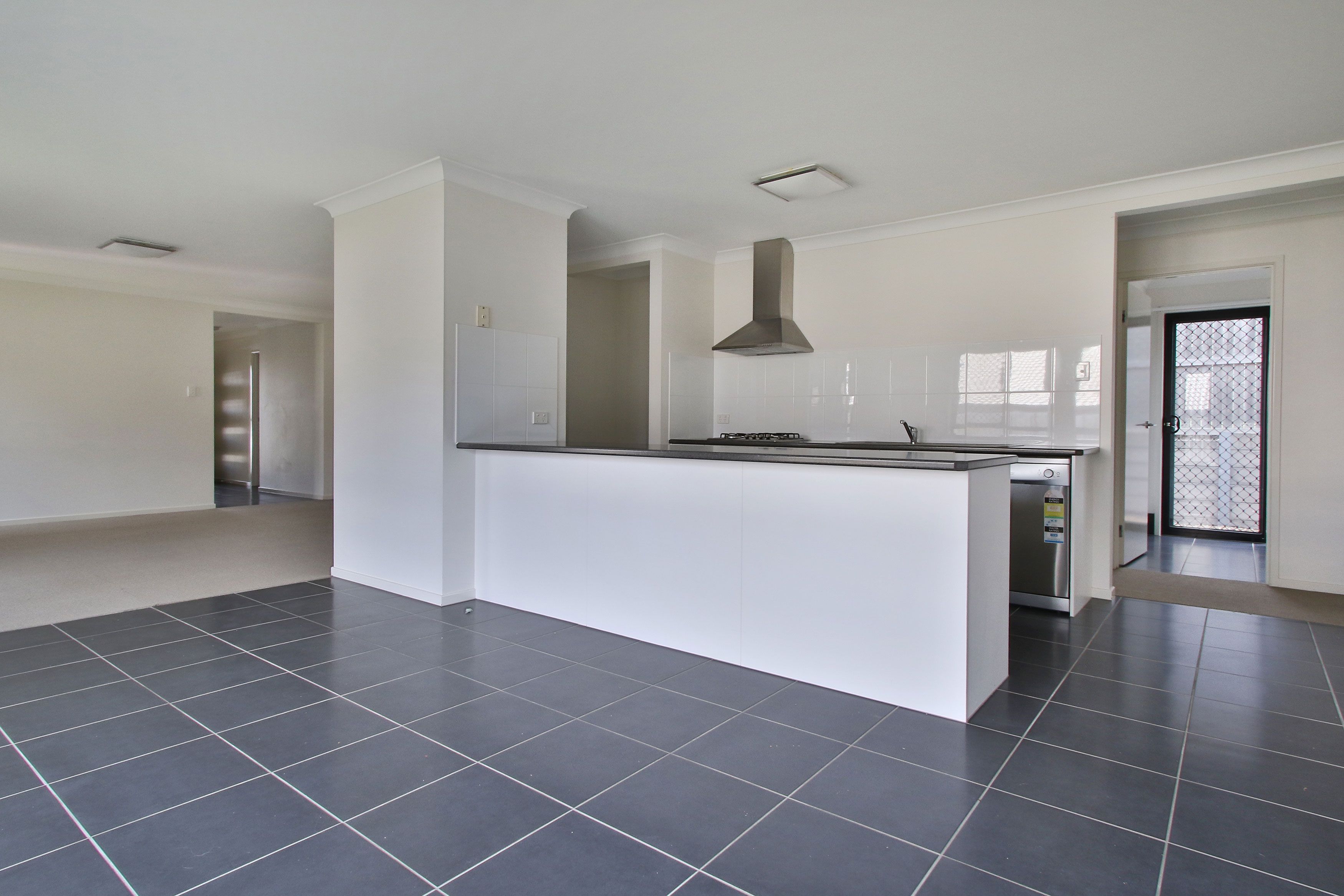 18 Kordan Boulevard, Raceview, QLD 4305