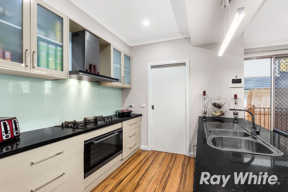 9 Farnham Crescent, Mill Park, VIC 3082