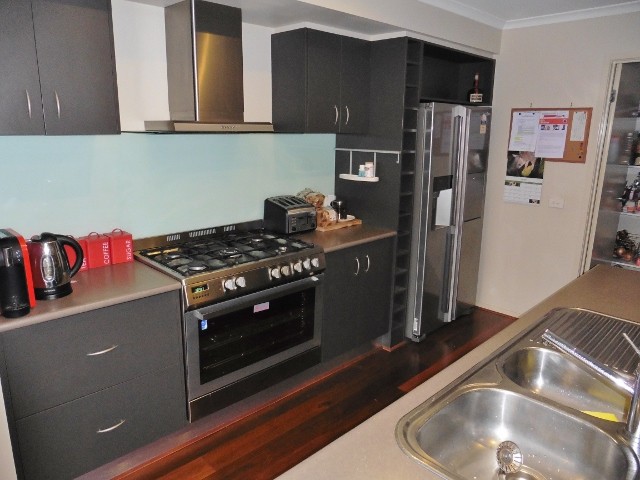32 Flametree Circuit, Cranbourne, VIC 3977