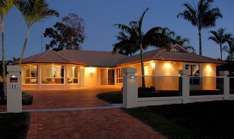11 Bowerbird Avenue, ELI WATERS, QLD 4655