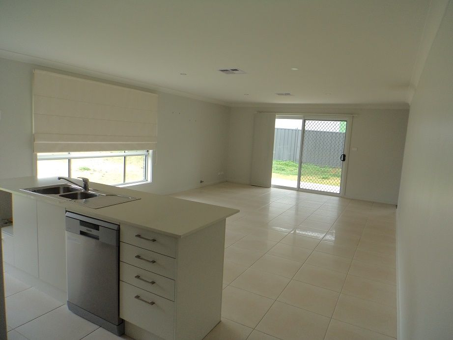 65 Mewburn Drive, Goulburn, NSW 2580