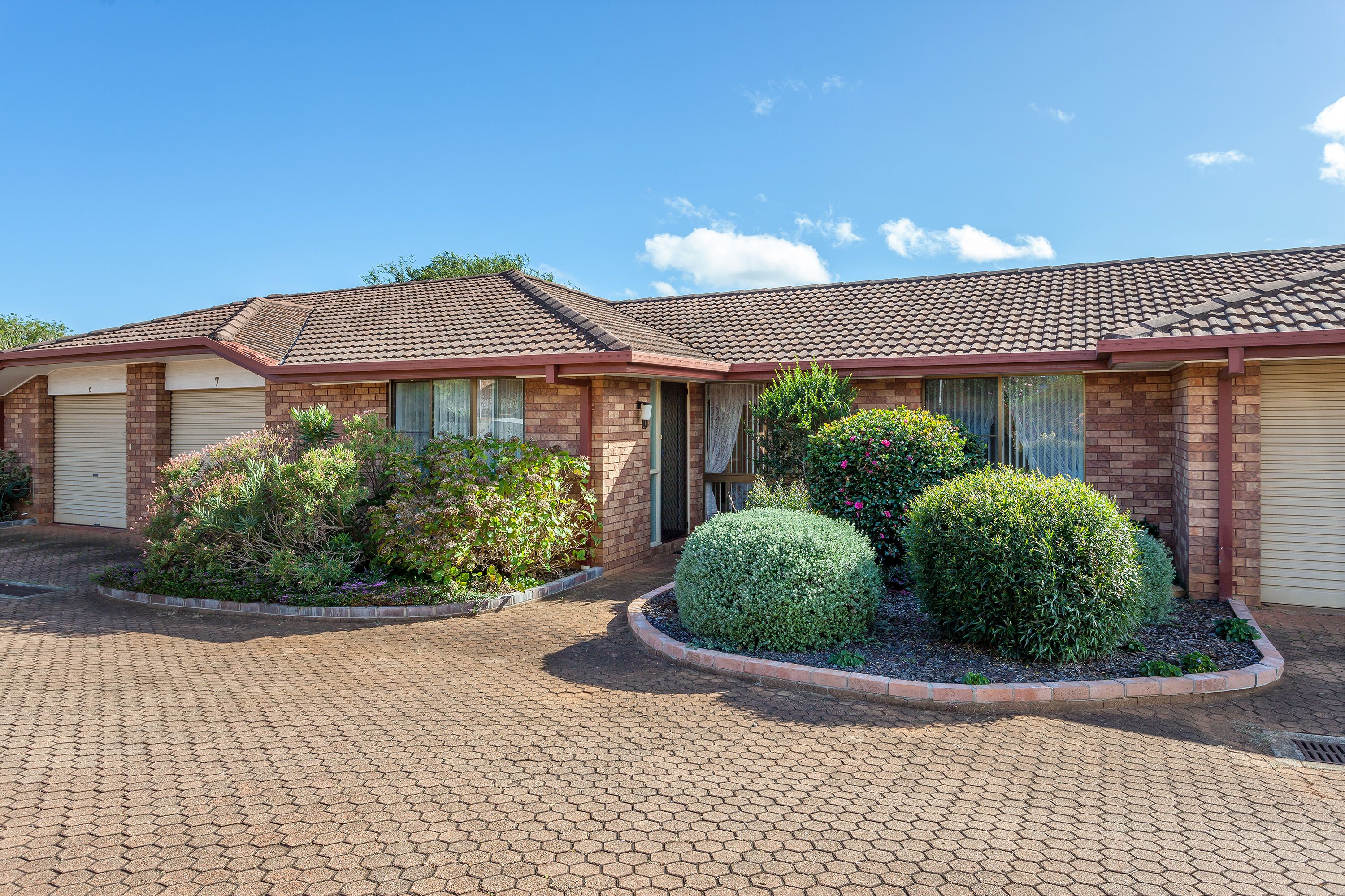 301 Bridge Street, Newtown QLD 4350