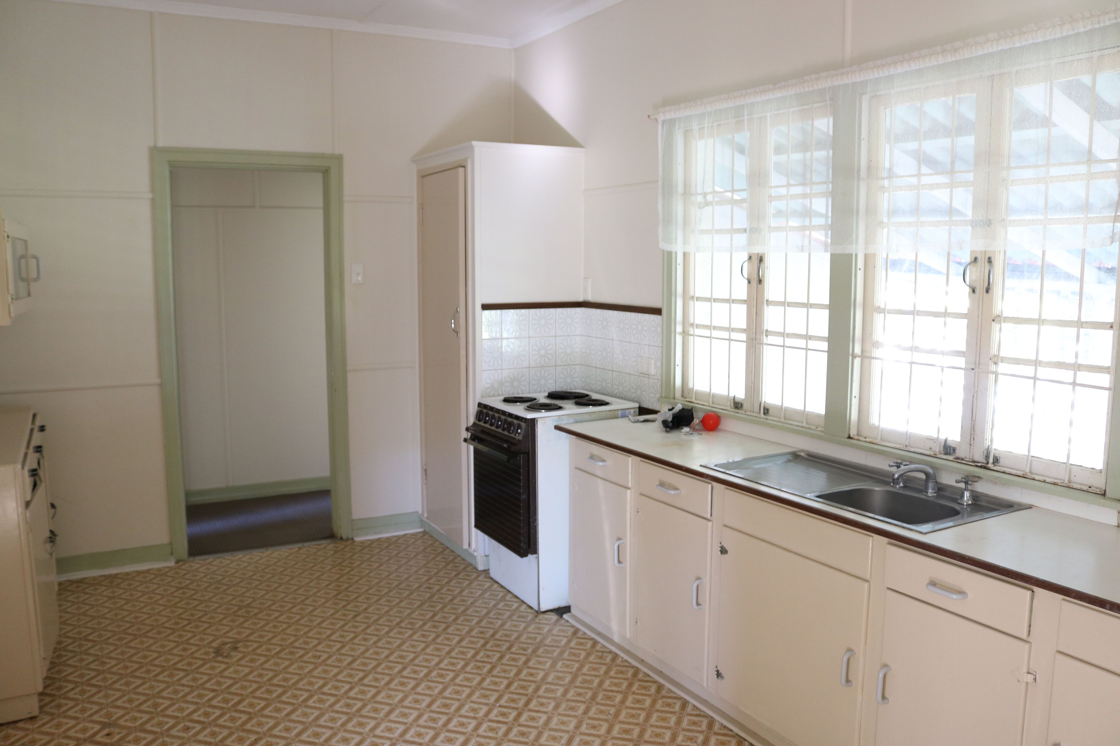 2 Thurso Street, North Booval, QLD 4304