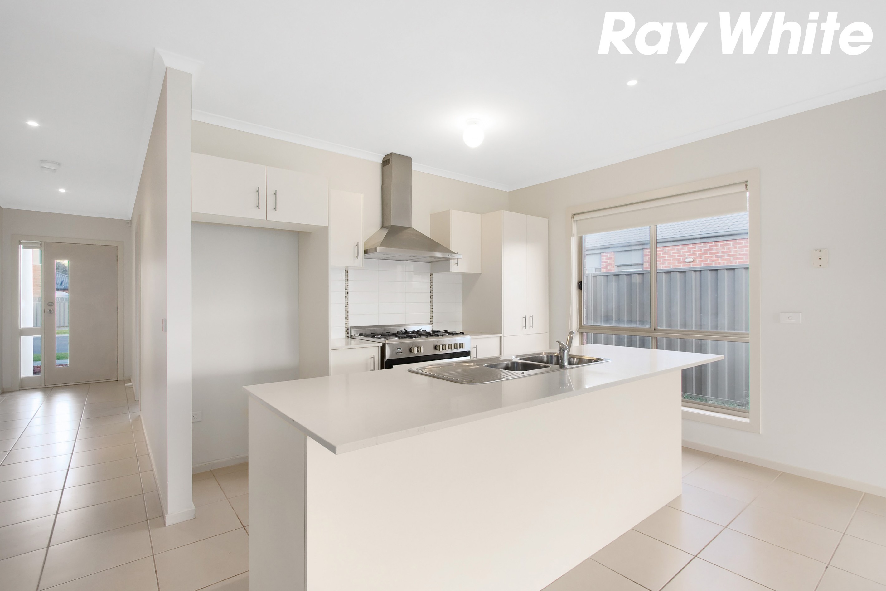 3 Mirabelle Street, Pakenham, VIC 3810
