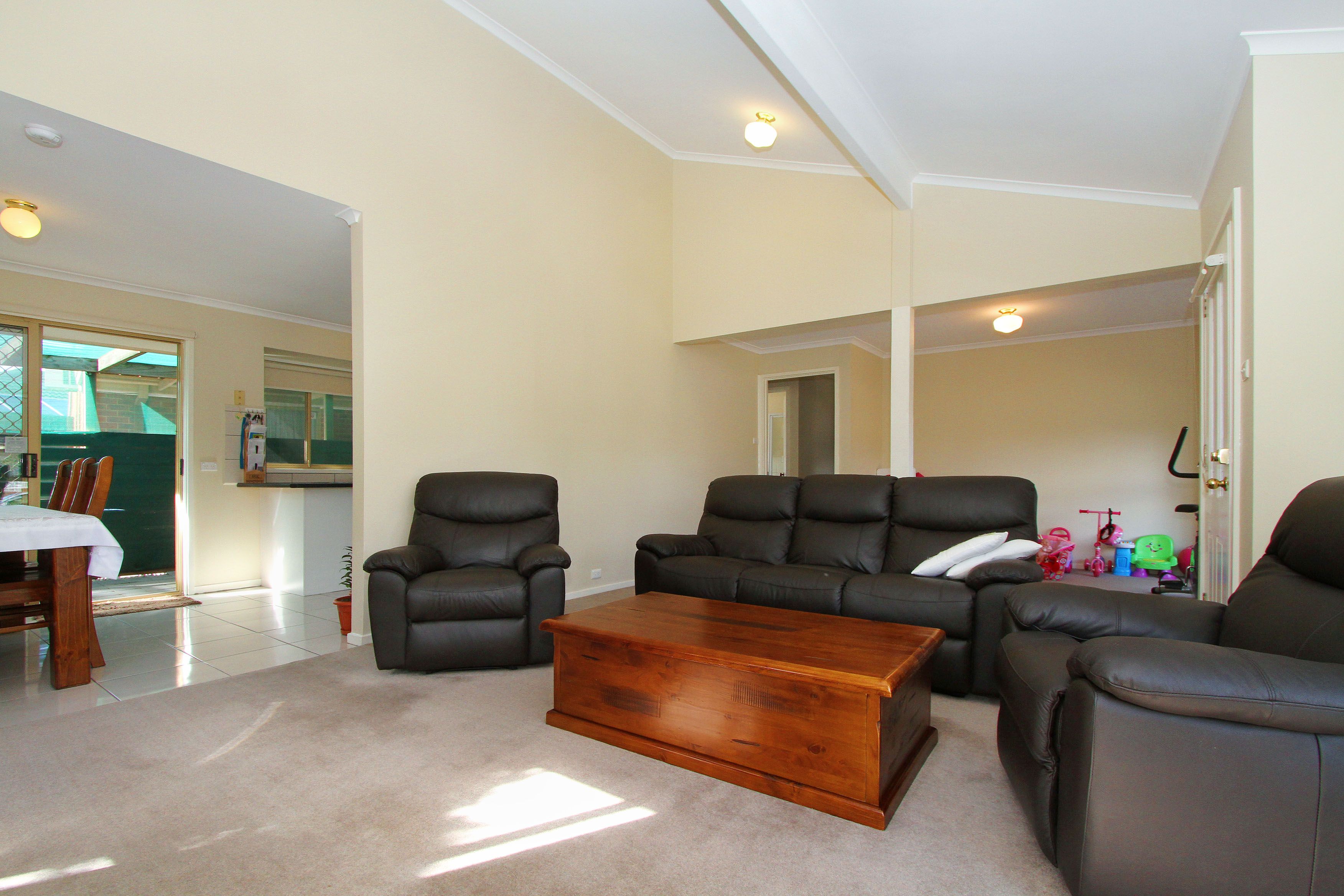 1 Somers Close, Mill Park, VIC 3082