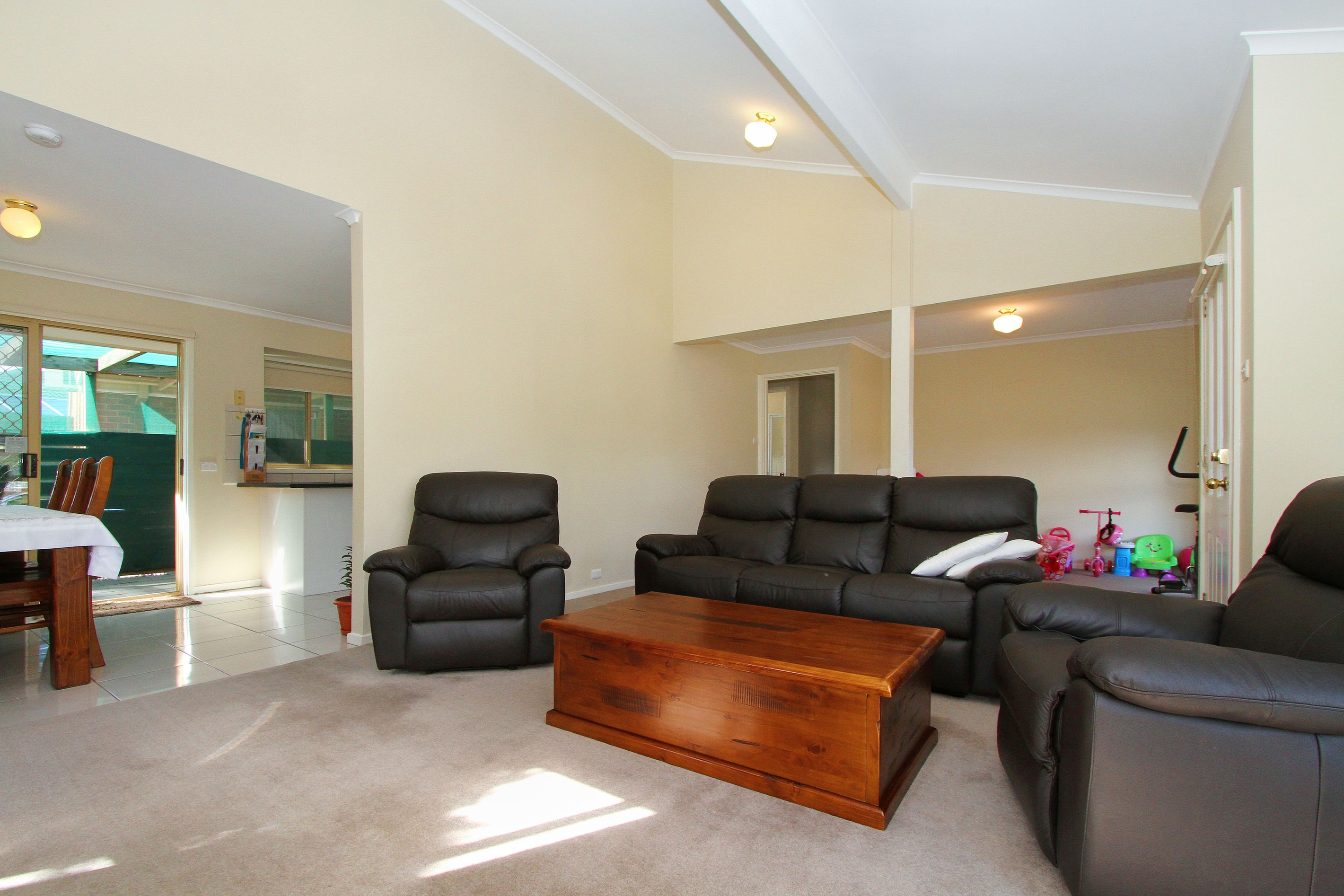 1 Somers Close, Mill Park, VIC 3082