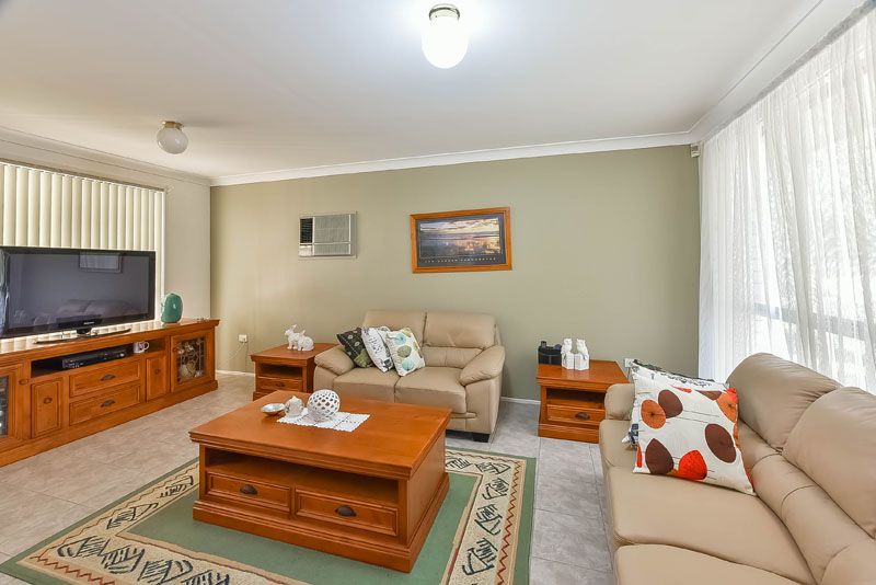 15 Beyer Place, Currans Hill, NSW 2567