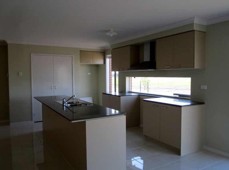 18 Heales Road, Cranbourne East, VIC 3977