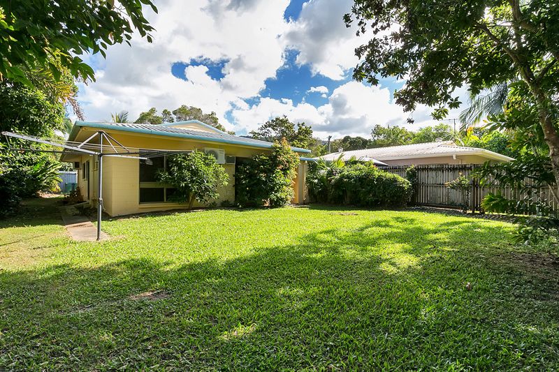 2/4 Agincourt Close, Clifton Beach, QLD 4879