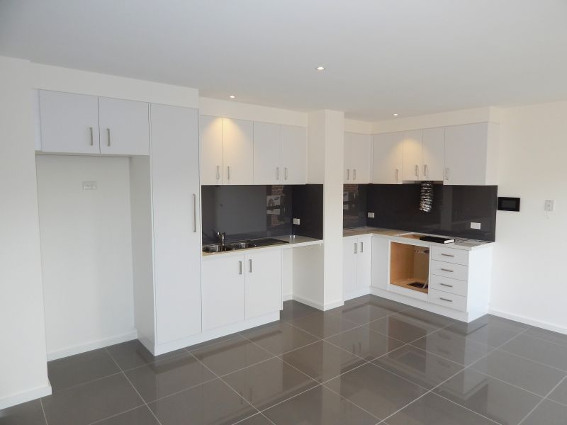 2/56 Leamington Street, Reservoir, VIC 3073