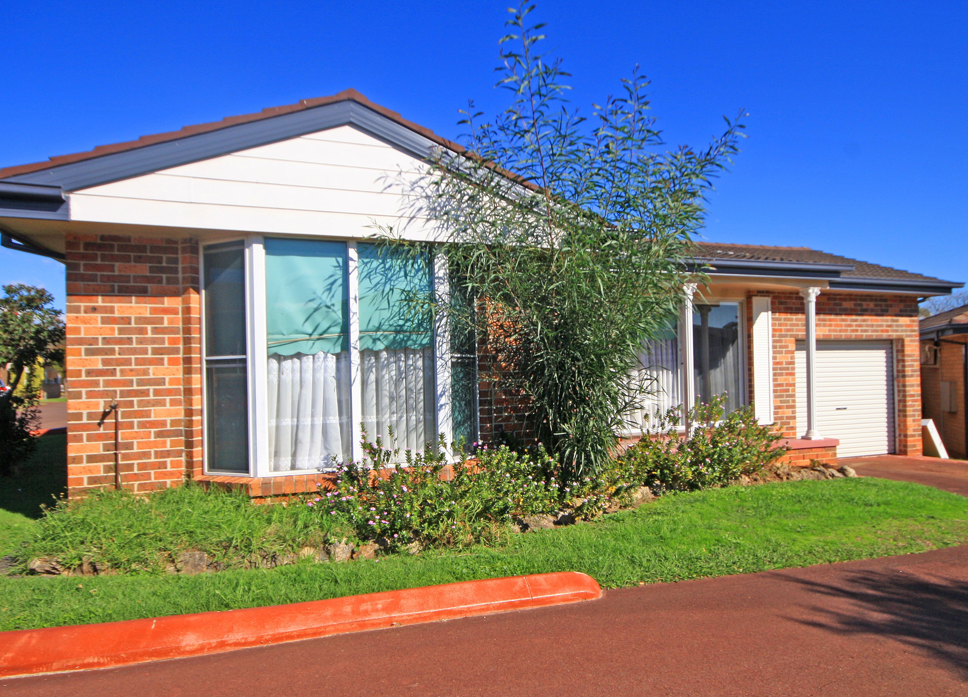 31 Belmont Road, Glenfield NSW 2167