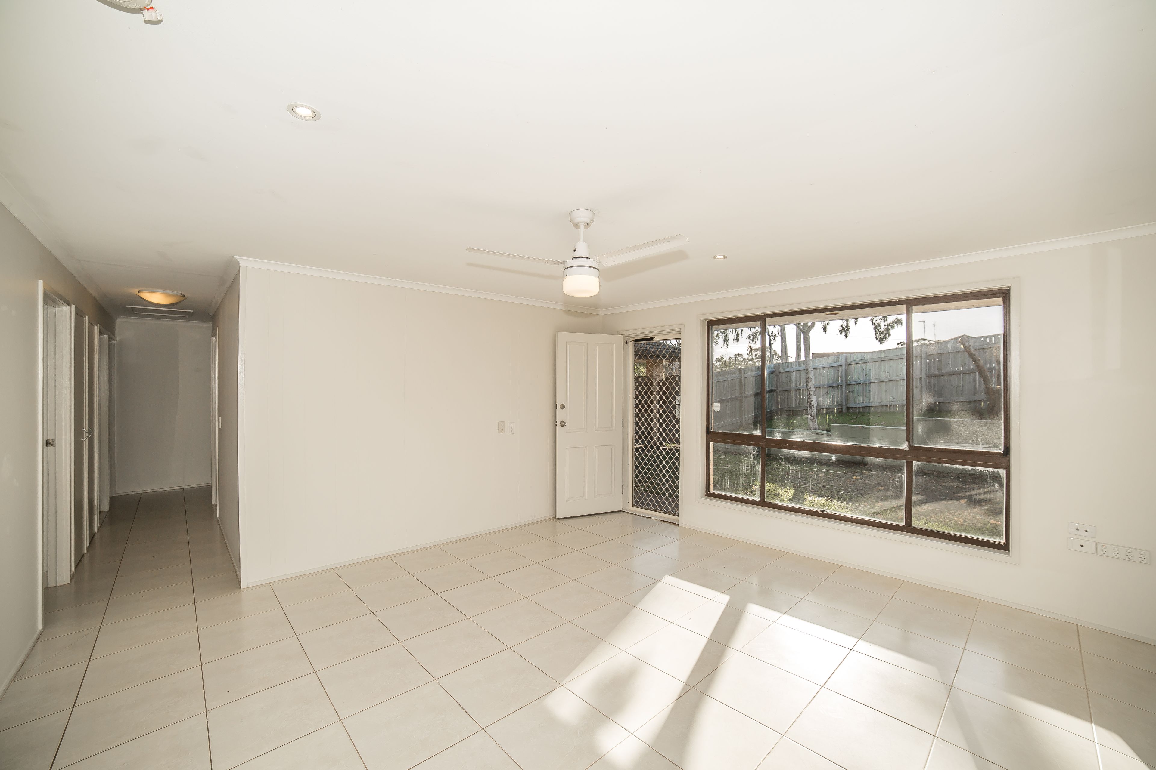 27 Terrigal Crescent, Southport, QLD 4215