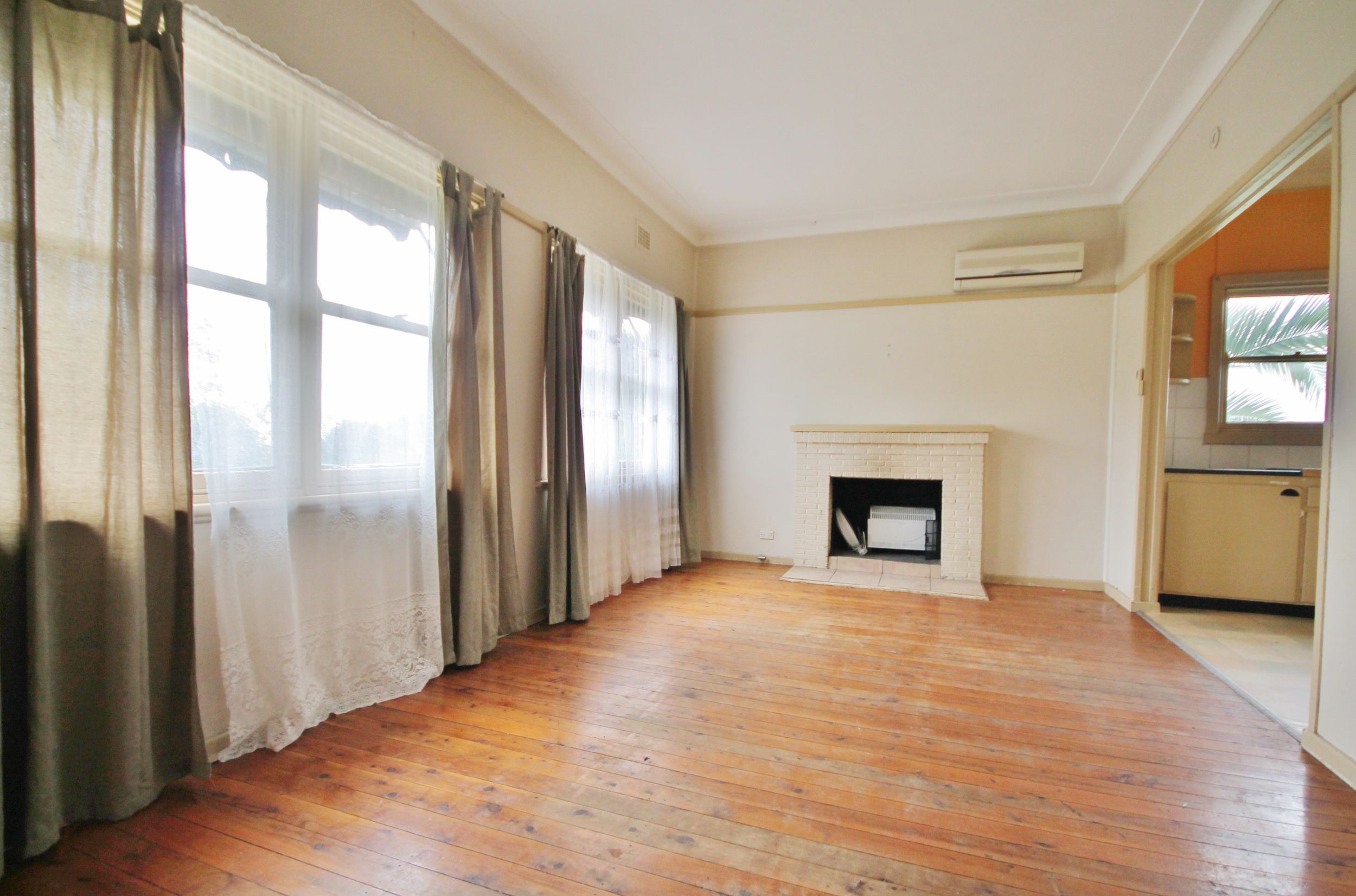 4 White Street, Young, NSW 2594
