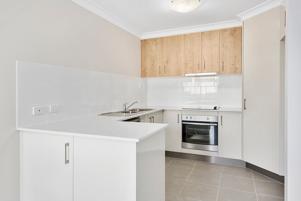 Unit 1 and 2, 34 Woleebee Drive, Glenvale, QLD 4350