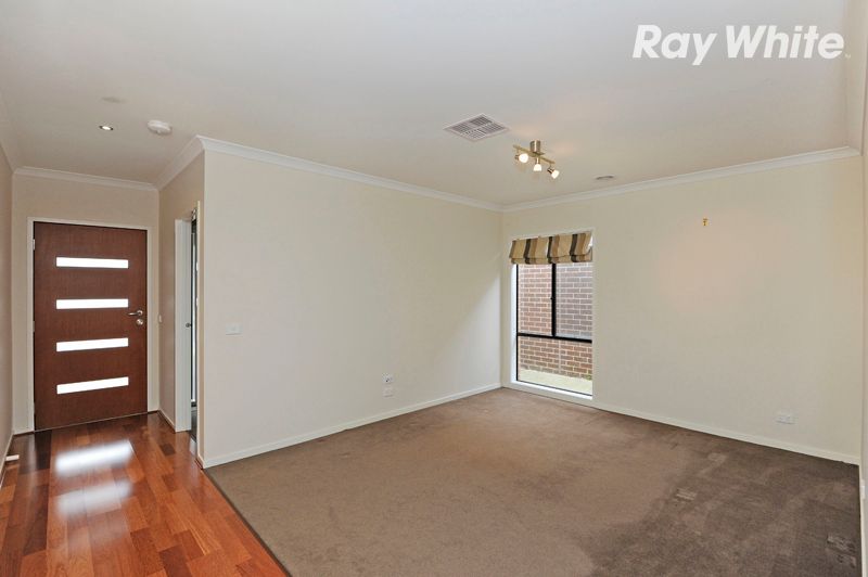 30 St Leonard Drive, South Morang, VIC 3752